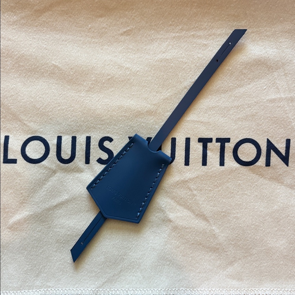 LOUIS VUITTON 💙 AUTHENTIC Blue Cowhide Clochette key Bell - Picture 3 of 11